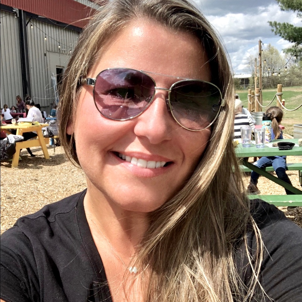 Meet your Posher, Robin